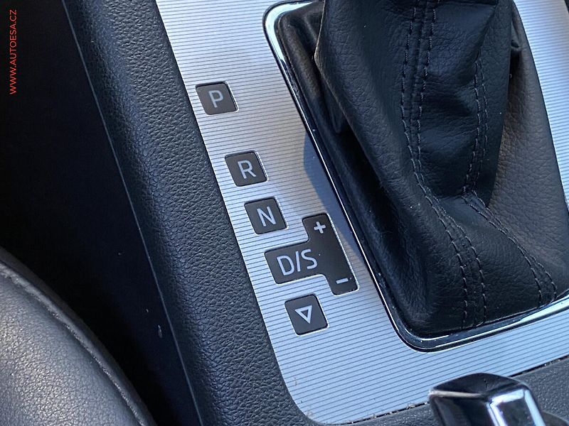 Škoda Octavia (2013) 1.8 TSi, Elegance, DSG - fotka 14 z 19