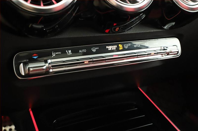 Mercedes-Benz GLB (2023) 200 d 4MATIC - fotka 21 z 30