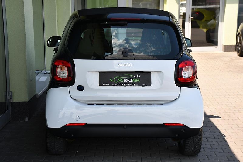 Smart Fortwo EQ - fotka 6 z 25