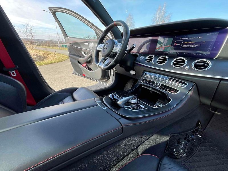 Mercedes-Benz Třídy E - fotka 9 z 12