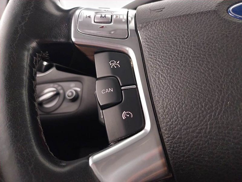 Ford Mondeo (2011) Titanium 2.0 TDCi, Xenony - fotka 17 z 21