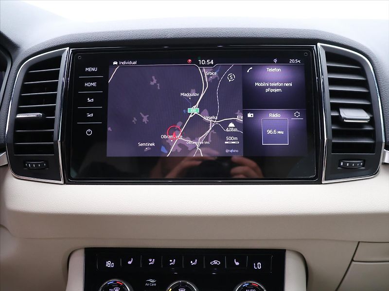 Škoda Karoq 2,0 TDi 110 KW DSG STYLE LED - fotka 16 z 27