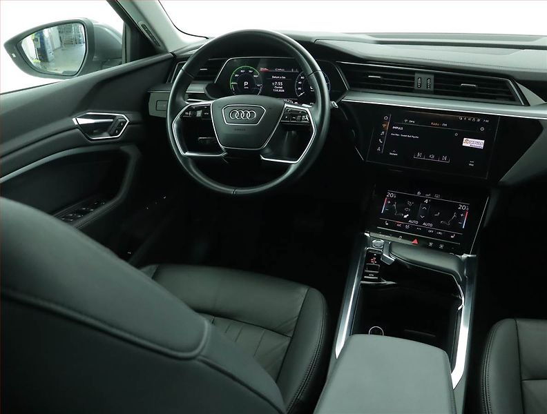 Audi e-tron (2019) 50 quattro, SoH 88% - fotka 7 z 21
