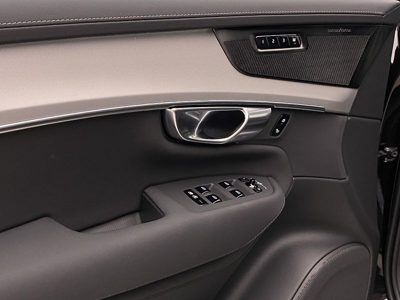 Volvo XC90 (2026) B5 AWD AUT BLACK EDITION PLUS  - fotka 29 z 71