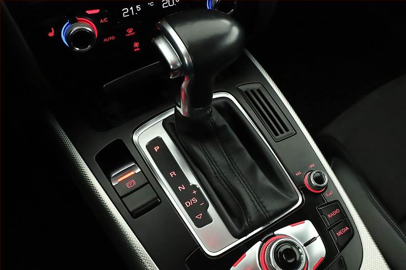 Audi A4 (2014) S-Line 2.0 TDI, 4X4, Automat - fotka 12 z 21