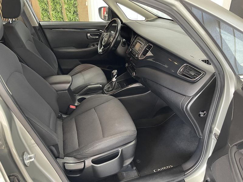 Kia Carens 1.7 CRDi ČR 1.MAJ. TOP  - fotka 13 z 28