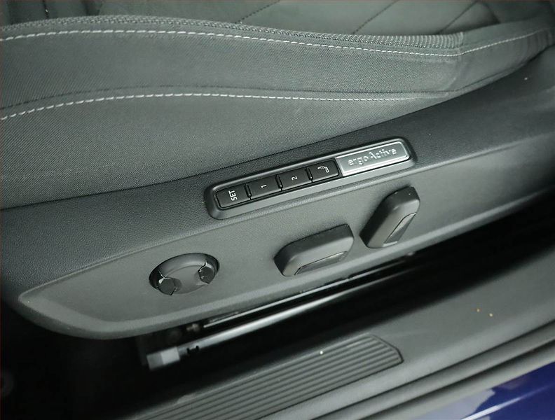 Volkswagen Golf (2022) Style 2.0 TDI, Automat - fotka 16 z 17
