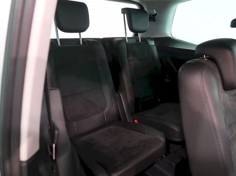 Volkswagen Sharan (2019) HIGHLINE 2.0TDI 4x4 DSG 7MÍST - fotka 20 z 45