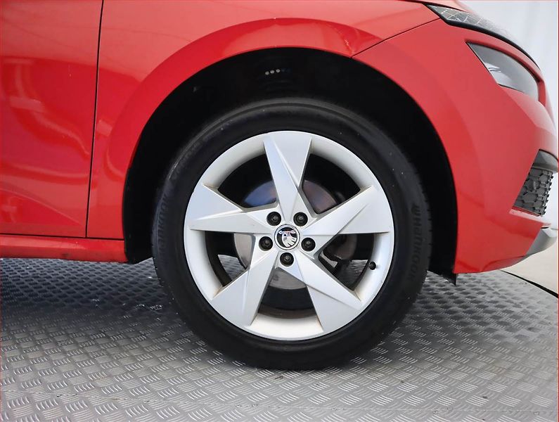 Škoda Kamiq (2019) 1.0 TSI, Serv.kniha, Tempomat - fotka 14 z 20
