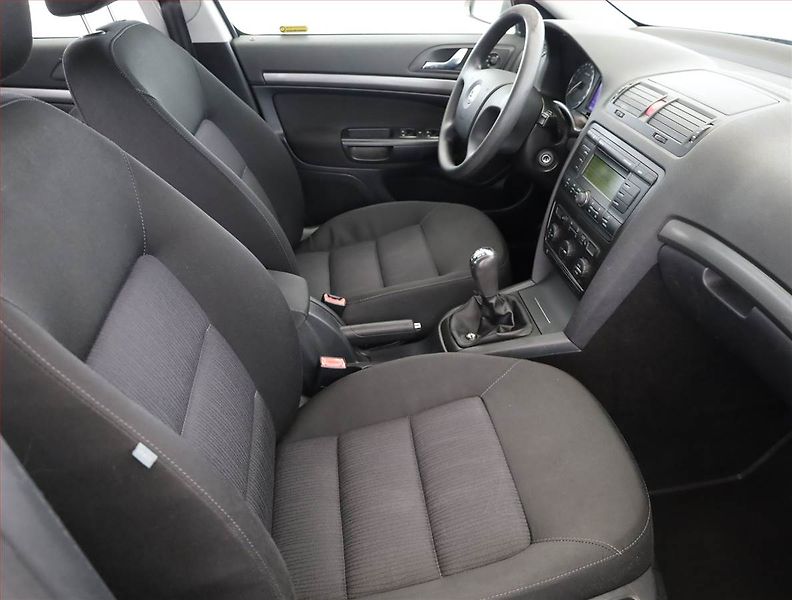 Škoda Octavia (2008) Elegance 1.6, Serv.kniha - fotka 7 z 16