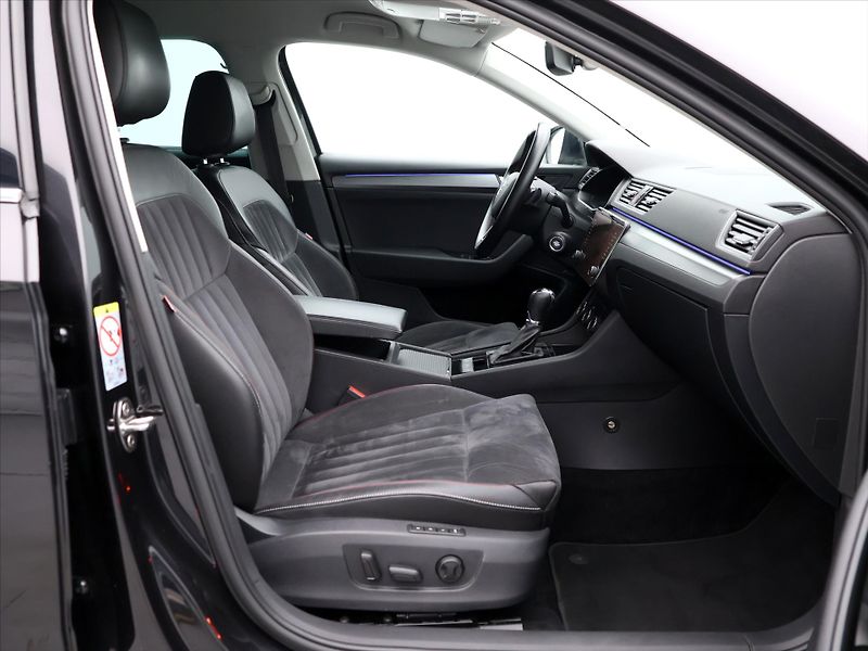 Škoda Superb 2,0 TDI 110kW CZ Style DSG - fotka 12 z 41