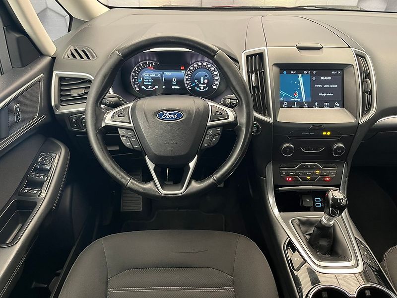Ford Galaxy 2,0 TDCi Titanium 132kw manuál - fotka 8 z 64
