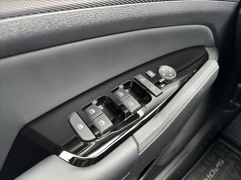 Kia Sportage 1,6 i 132kW AT 4x4 TOP ZÁRUKA - fotka 36 z 49