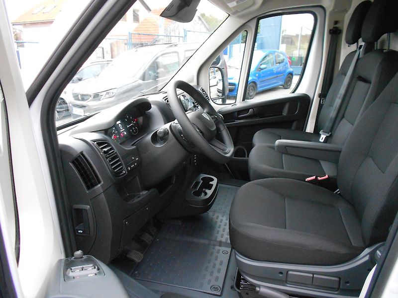 Peugeot Boxer 3500 L3H2 BlueHDi 140k - fotka 8 z 9