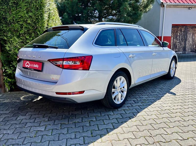 Škoda Superb 2,0 TDI DSG VIRTUAL ACC ZÁRUKA - fotka 5 z 48