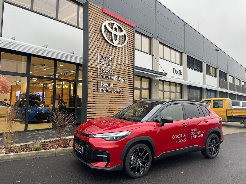Toyota Corolla Cross 2.0 Hybrid 4x4 GR SPORT - fotka 26 z 27