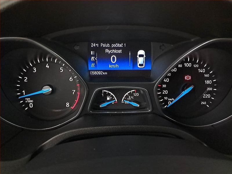 Ford Focus (2018) ST-Line 1.5 EcoBoost, ČR,1.maj - fotka 11 z 20