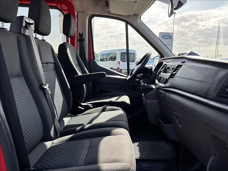 Ford Transit 2,0 Mhev 96kW L3 Kombi Van - fotka 19 z 37