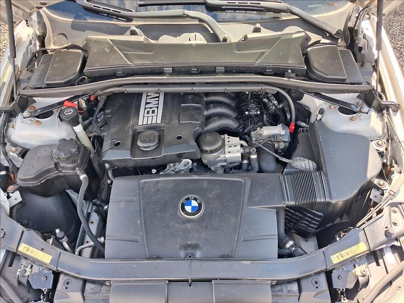 BMW Řada 3 2,0 - fotka 15 z 15