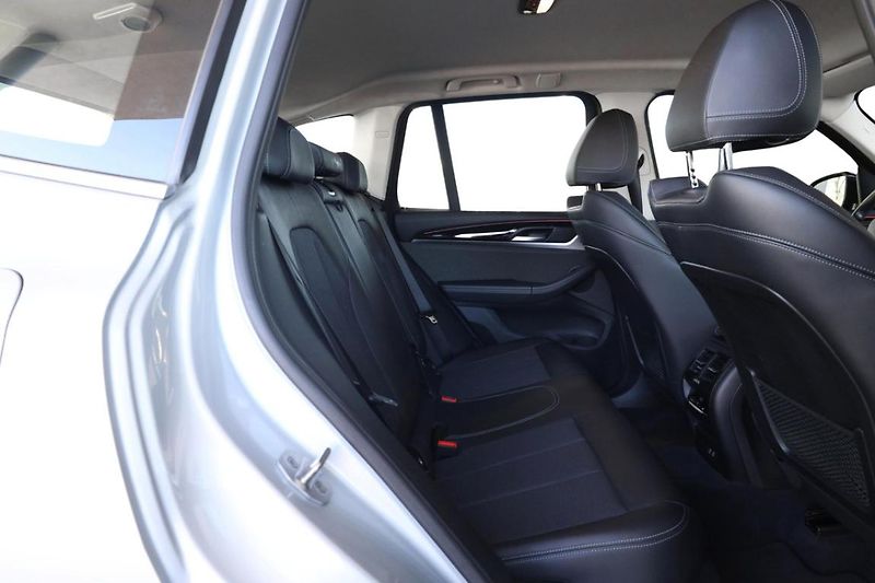 BMW X3 xDrive30i - fotka 5 z 21