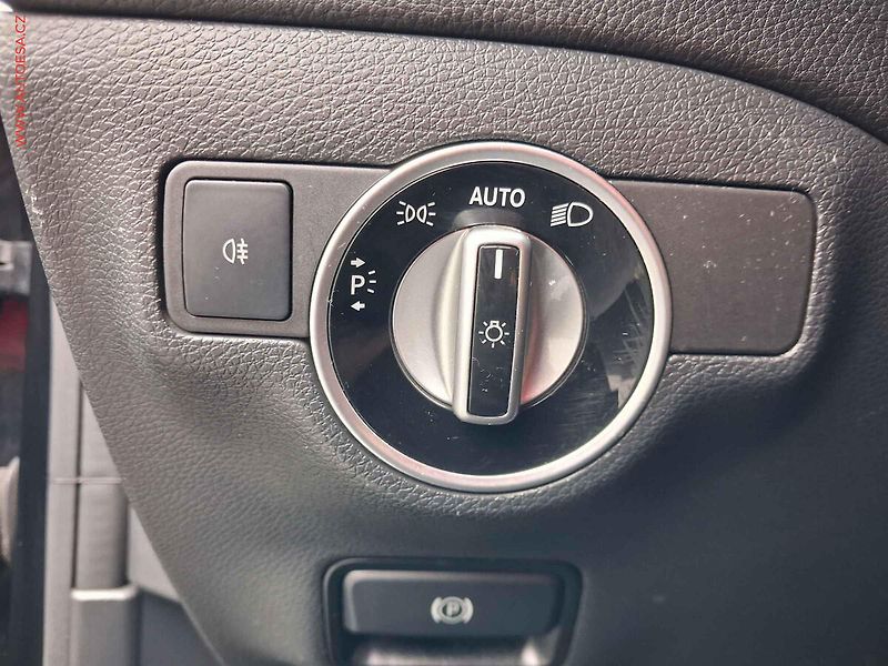 Mercedes-Benz CLA (2019) 2.2CDi CLA200, AT, LED, navi - fotka 19 z 21