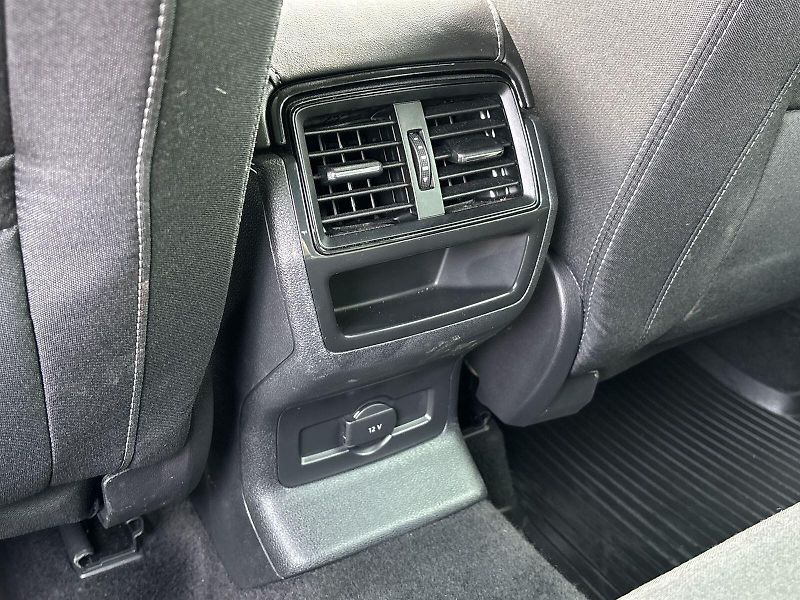 Škoda Karoq (2023) 1.5 TSI Sportline - fotka 27 z 31