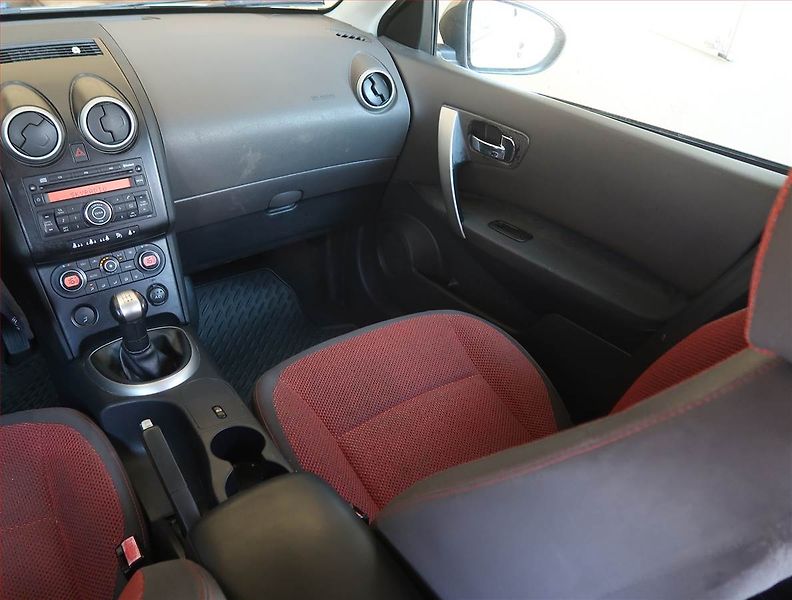 Nissan Qashqai (2007) 1.6, nová STK, zamluveno - fotka 8 z 16