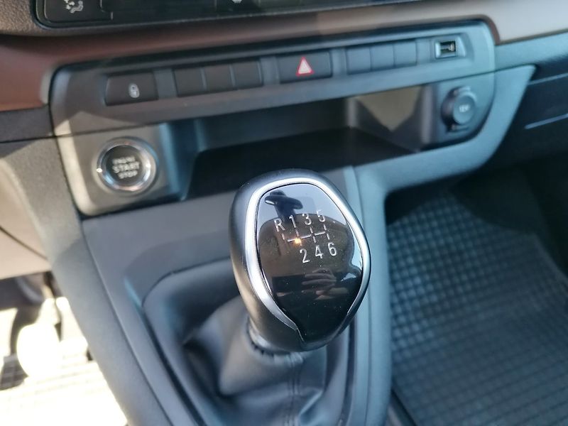 Toyota ProAce (2021) 2.0 D-4D 106kW ČR 1.majitel - fotka 26 z 31