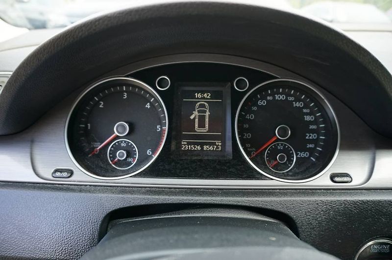 Volkswagen Passat (2014) 2,0 Comfort - fotka 21 z 34