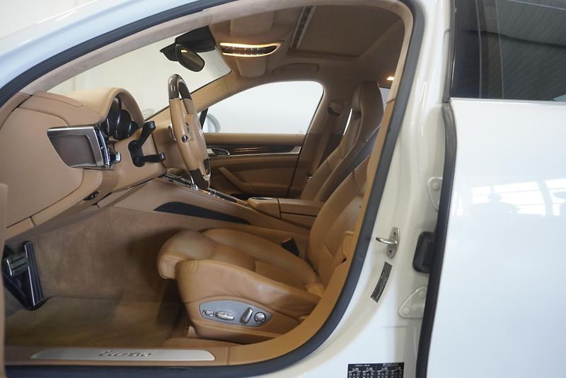 Porsche Panamera  4,8I V8 4WD PD - fotka 15 z 45
