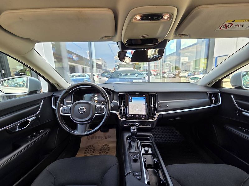 Volvo V90 (2018) D4 2.0 140kW - fotka 11 z 43