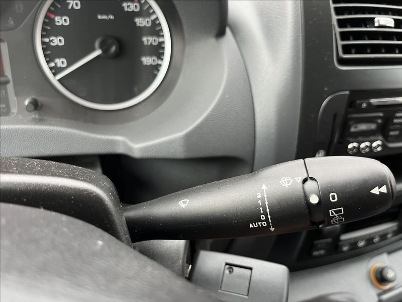Peugeot Expert Tepee 2,0 HDi 8.MÍST KLIMA NAVIGACE - fotka 27 z 42