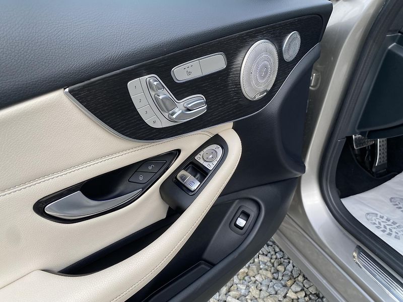 Mercedes-Benz Třídy C C 400 COUPE 4MATIC 51.000KM - fotka 91 z 149