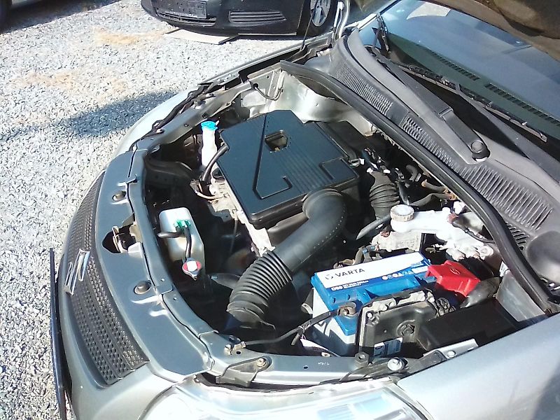 Suzuki SX4 (2008) 1.5i , kola navíc - fotka 31 z 33