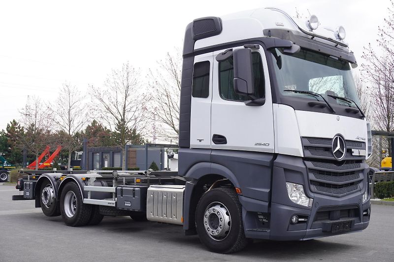 Mercedes-Benz Actros (2018) 2540 6x2/40 tho.km!/ 5 seats - fotka 10 z 24