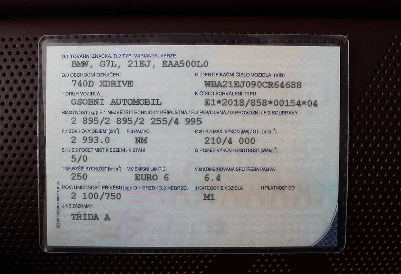 BMW Řada 7 740d xDrive Sedan - fotka 27 z 27