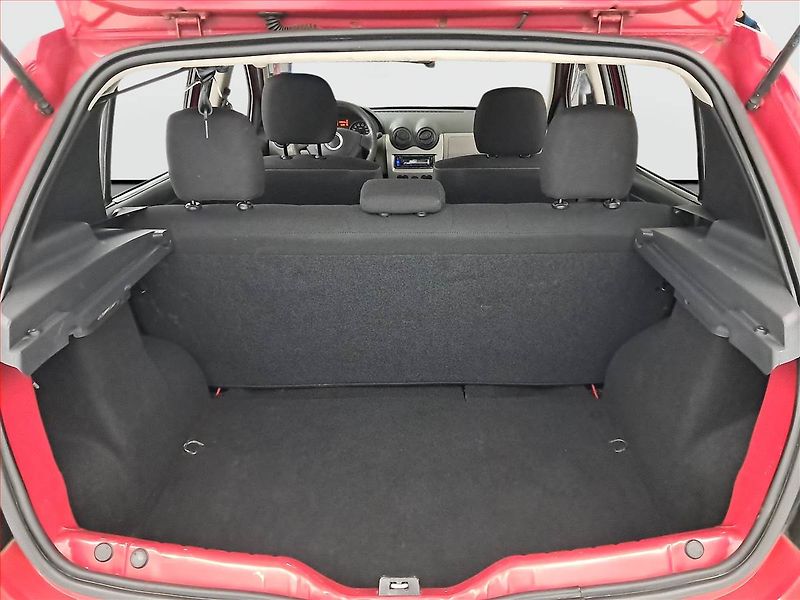 Dacia Sandero (2010) 1.2 16V, po STK, jezdí dobře - fotka 13 z 13