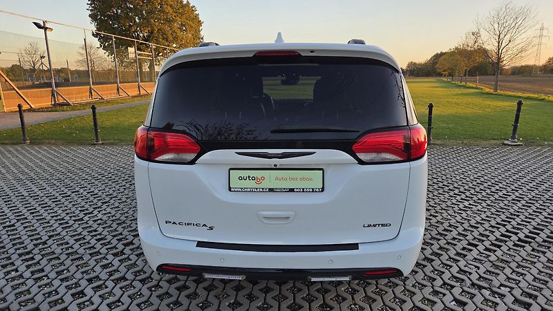 Chrysler Pacifica 3,6L 211 kW,Limited 7 míst,LPG - fotka 7 z 48