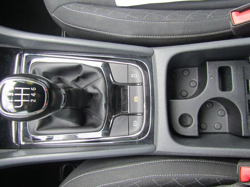 Škoda Karoq (2019) 1.0 TSI 81kW KAMERA - fotka 38 z 41