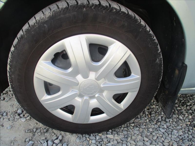 Škoda Fabia 1,4 i 16v, klimatizace, tažné, - fotka 15 z 17