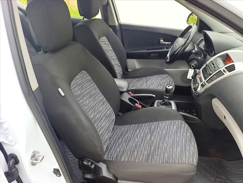 Kia Ceed 1,6 CVVT Aut. klimatizace ČR - fotka 26 z 28