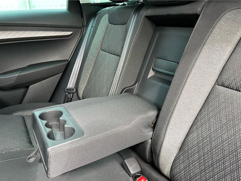 Škoda Karoq 2.0TDi 110 kW 4x4 TOP SELECTIO - fotka 24 z 29