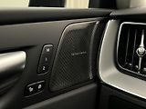 Volvo XC60 B5 AWD PLUS DARK AUT REZERVACE - náhled 17