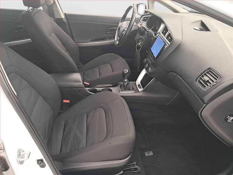 Kia Ceed (2017) 1.6 GDI, Serv.kniha, Tempomat - fotka 9 z 18