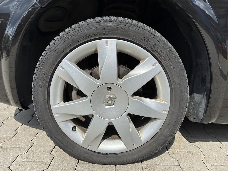 Renault Mégane 1.6i-16V,82kW,KABRIOLET - fotka 23 z 23