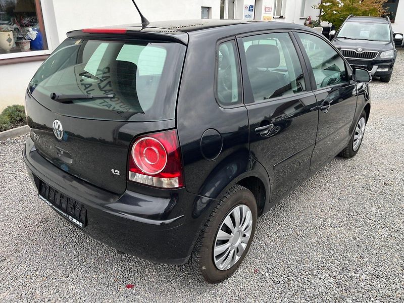 Volkswagen Polo (2006) 1.2 i - fotka 2 z 14