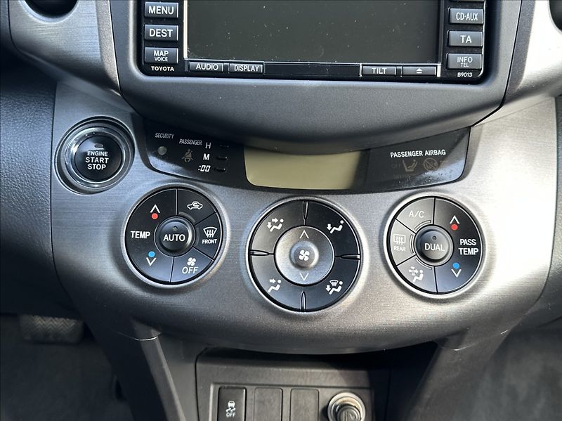 Toyota RAV4 2,0 158PS  Life A/T 4x4 - fotka 26 z 51