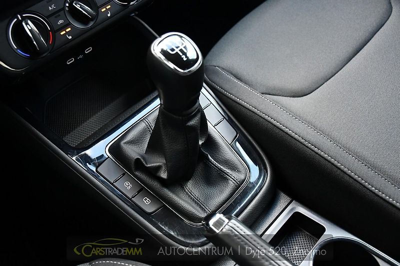 Škoda Fabia 1,0TSi AMB+ VÝHŘEV SED.  - fotka 32 z 48