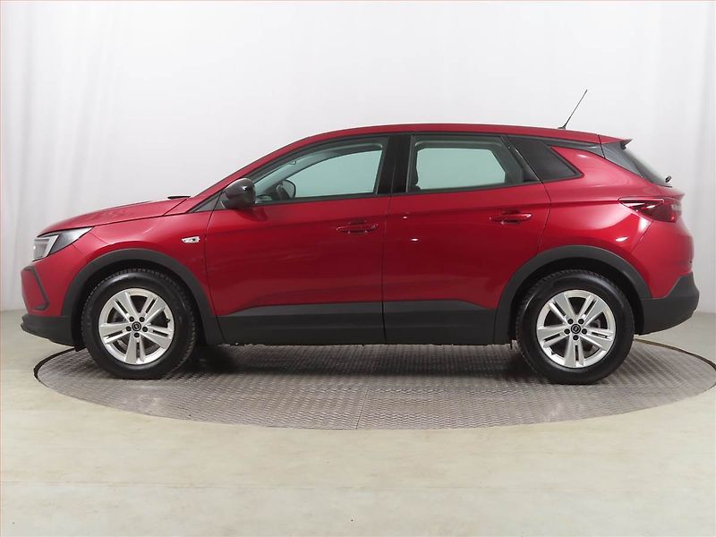 Opel Grandland X (2022) 1.2 Turbo, Serv.kniha - fotka 3 z 17