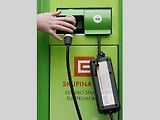 Skupina ČEZ představila na tiskové konferenci 30. listopadu v Praze svoji první dobíjecí stanici pro elektromobily.